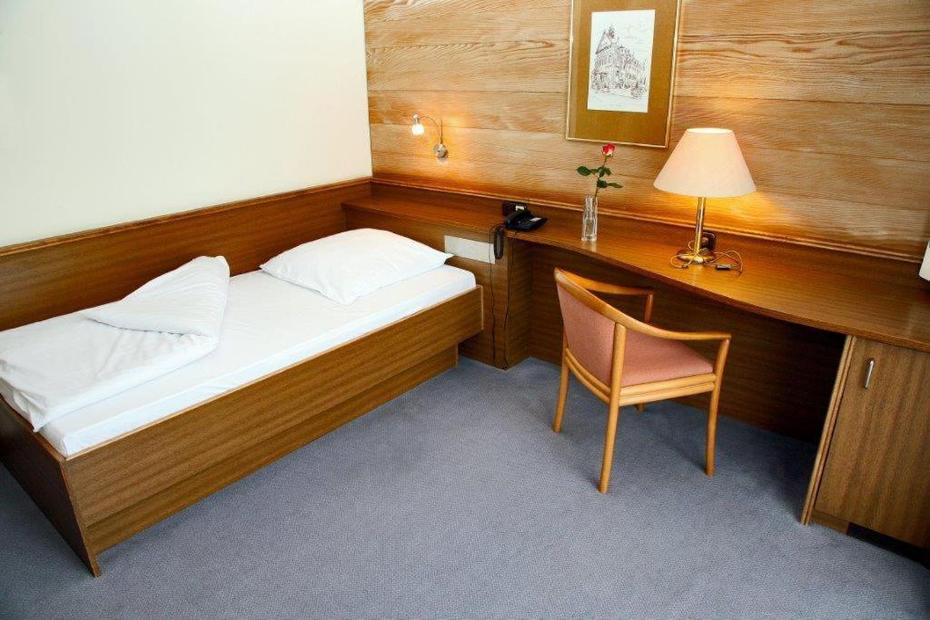 Hotel Alexander Koln Frechen Exteriör bild